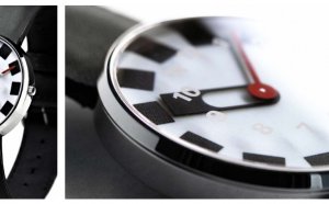 Who invented the analog clock?